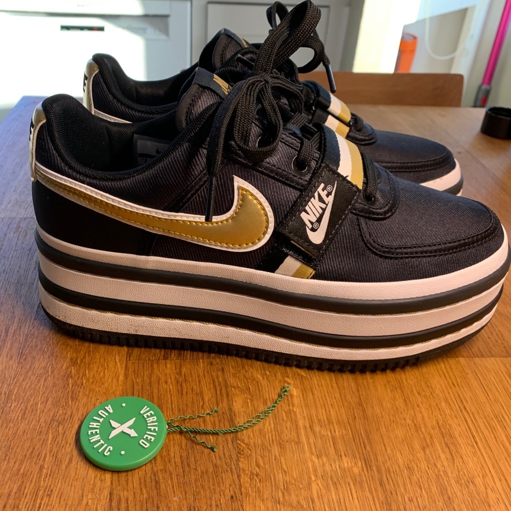 Nike WOMEN'S Vandal 2X Platform SIZE 8 Worn Twice